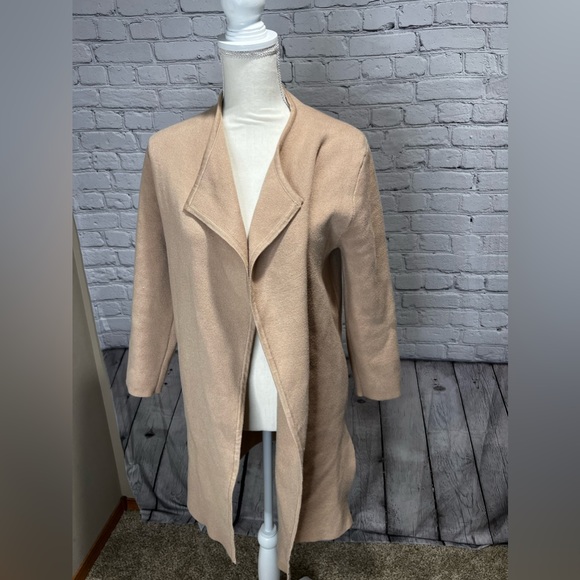 Chicwish open front water fall drape front small/medium - Picture 11 of 14